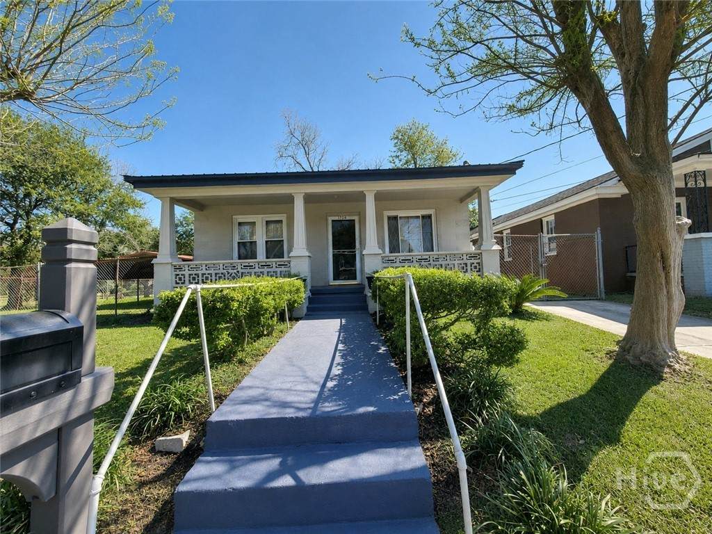 120 Jenks Street - Photo 1