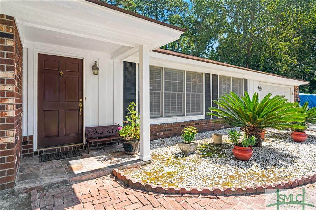 120 Phyllis Drive - Photo 1