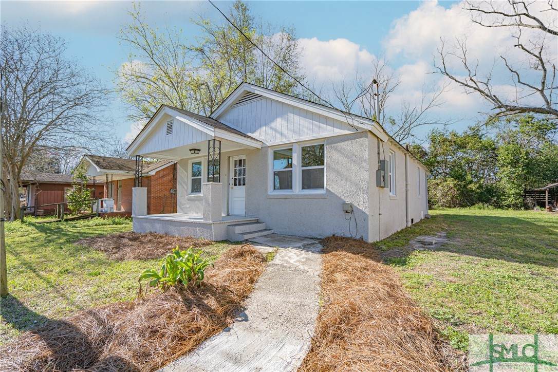 109 Kingman Avenue - Photo 1