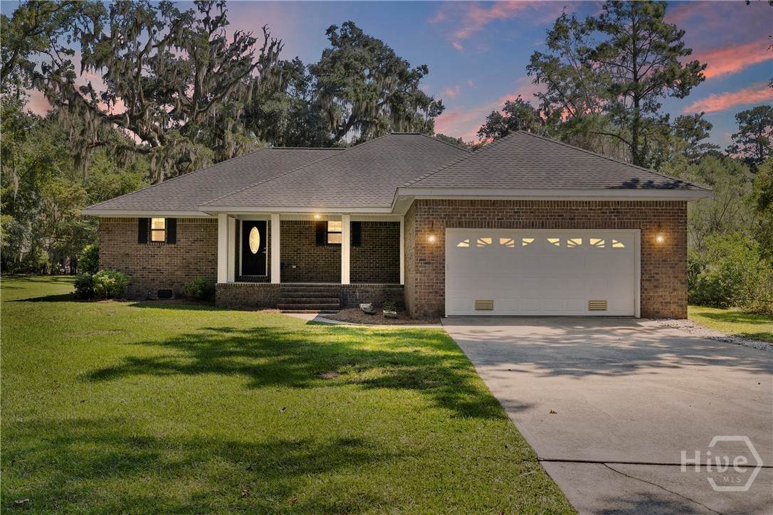 120 Pinetree Road - Photo 1