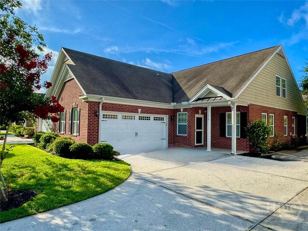 174 Regency Circle - Photo 1