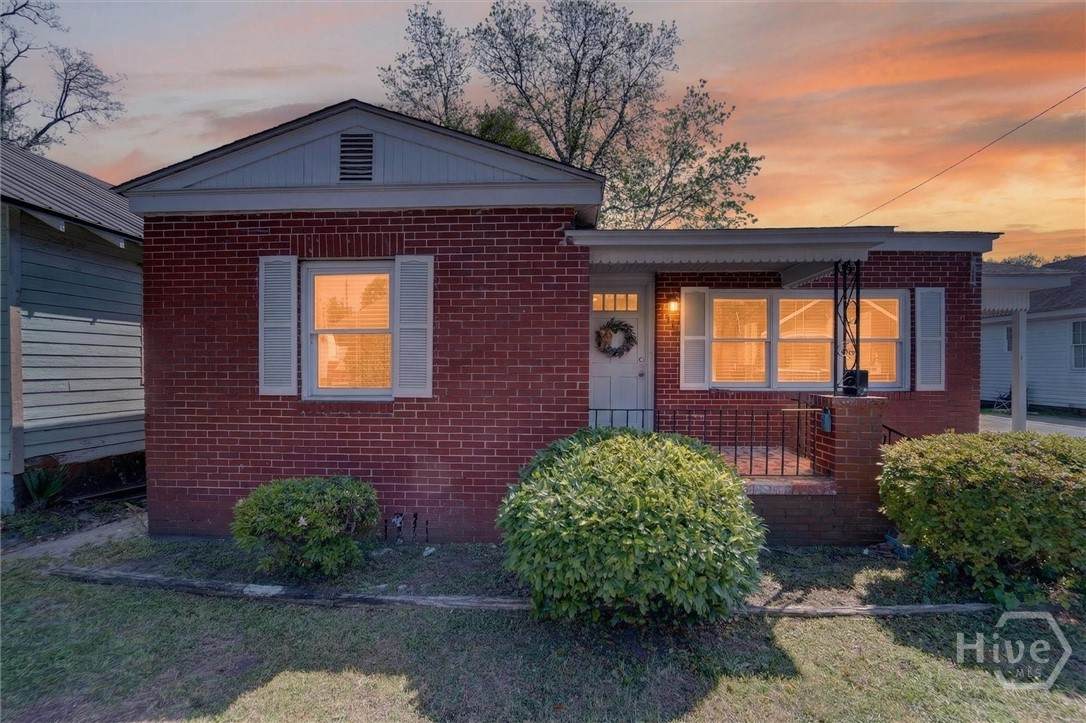 631 35th Street - Photo 1