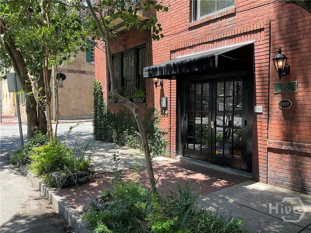117 Lincoln Street - Photo 1