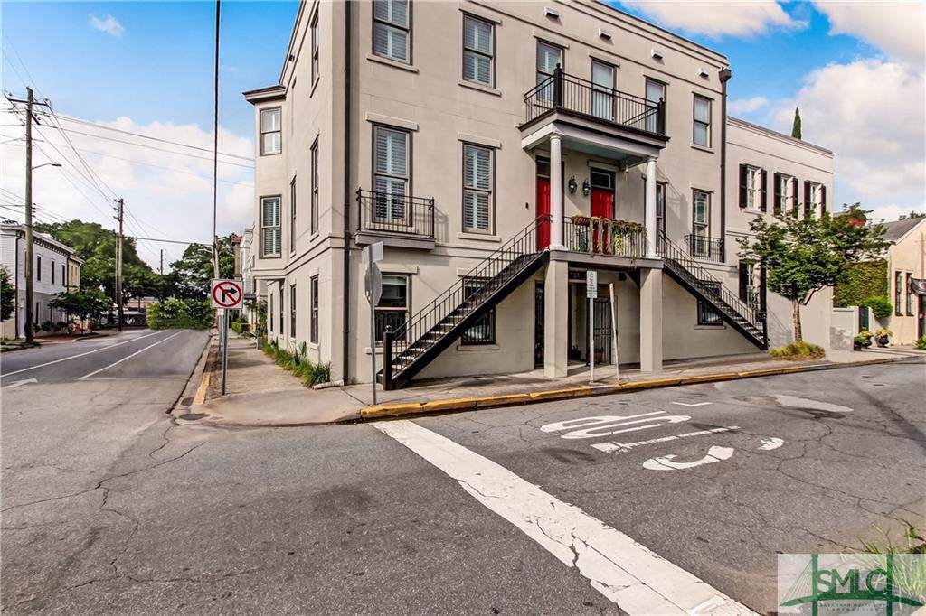 431 York Street - Photo 1