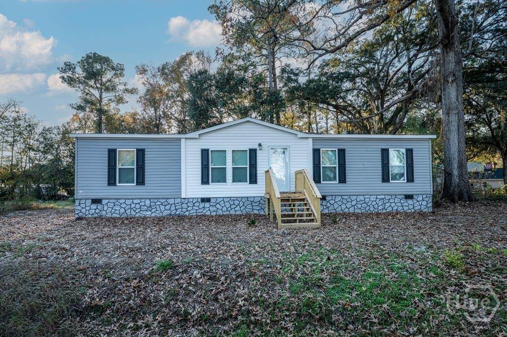 260 W 1st Street - Photo 1