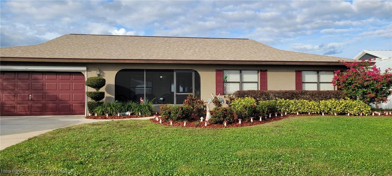 106 Lakefront Court - Photo 1