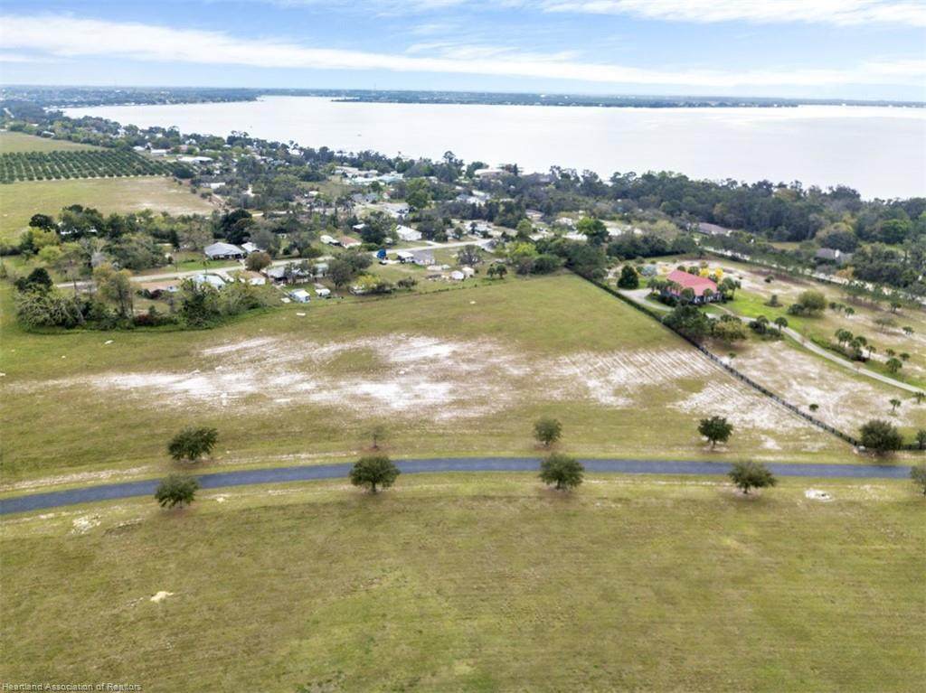 210 Sea Biscuit Lane - Photo 1
