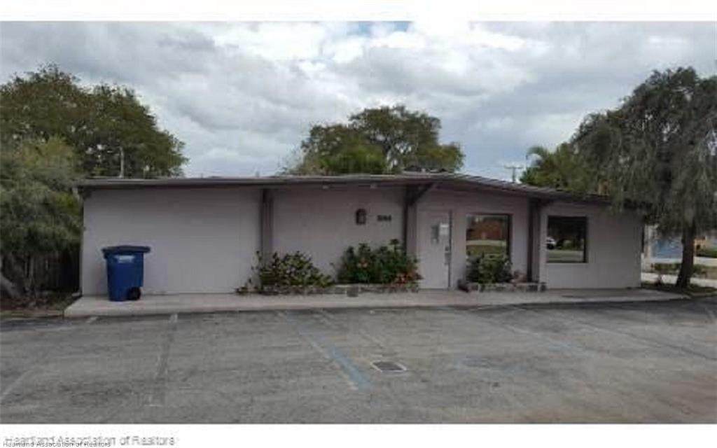 844 Poinsettia Avenue - Photo 1