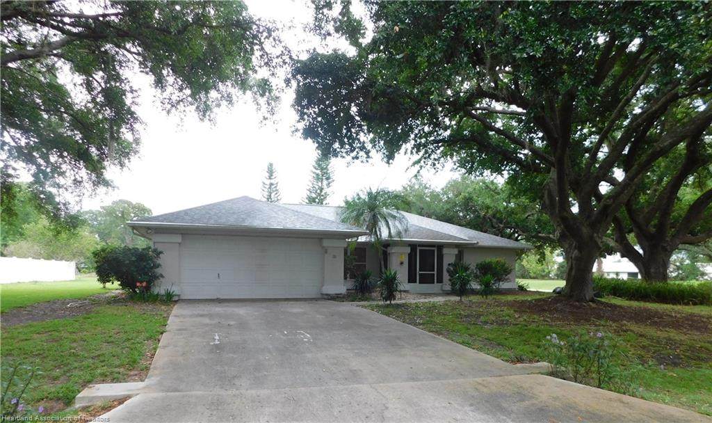 133 Oak Knolls Circle - Photo 1