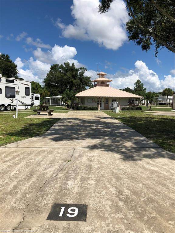 19 Beachfront Lane - Photo 1