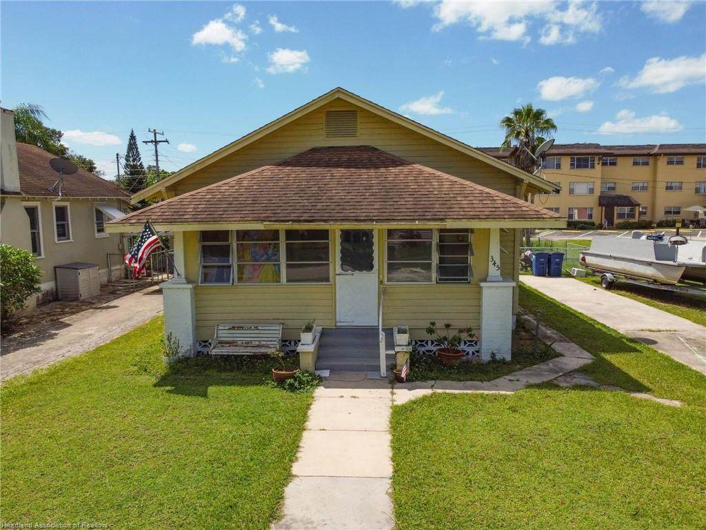 345 Oak Avenue - Photo 1