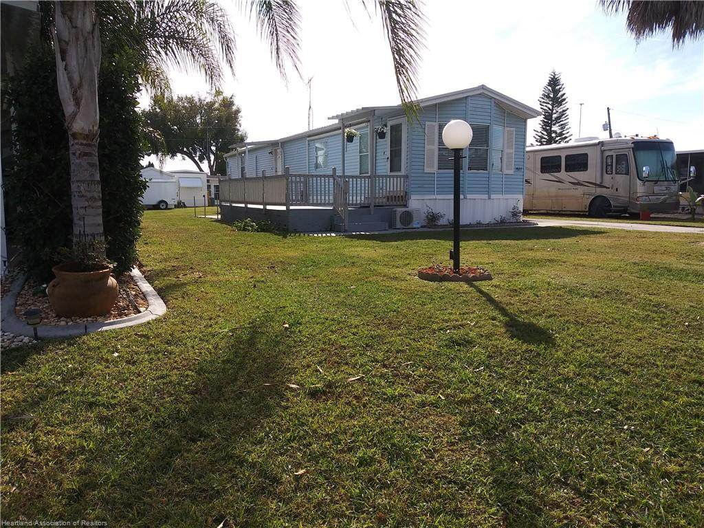 1927 Robin Court - Photo 1