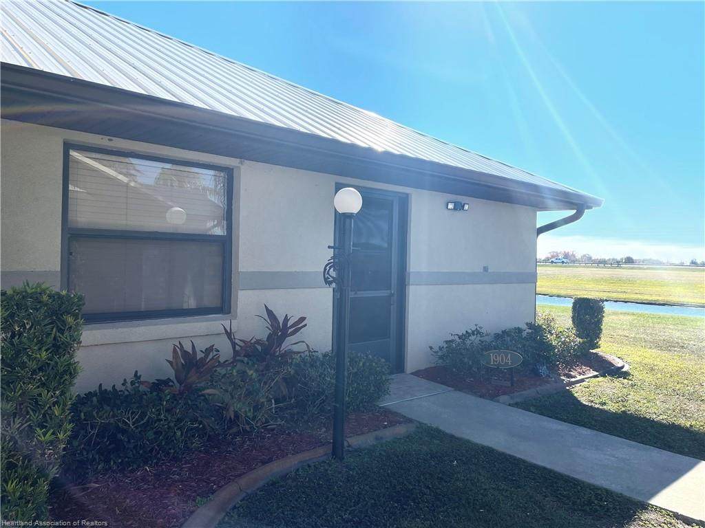 1904 Villaway - Photo 1