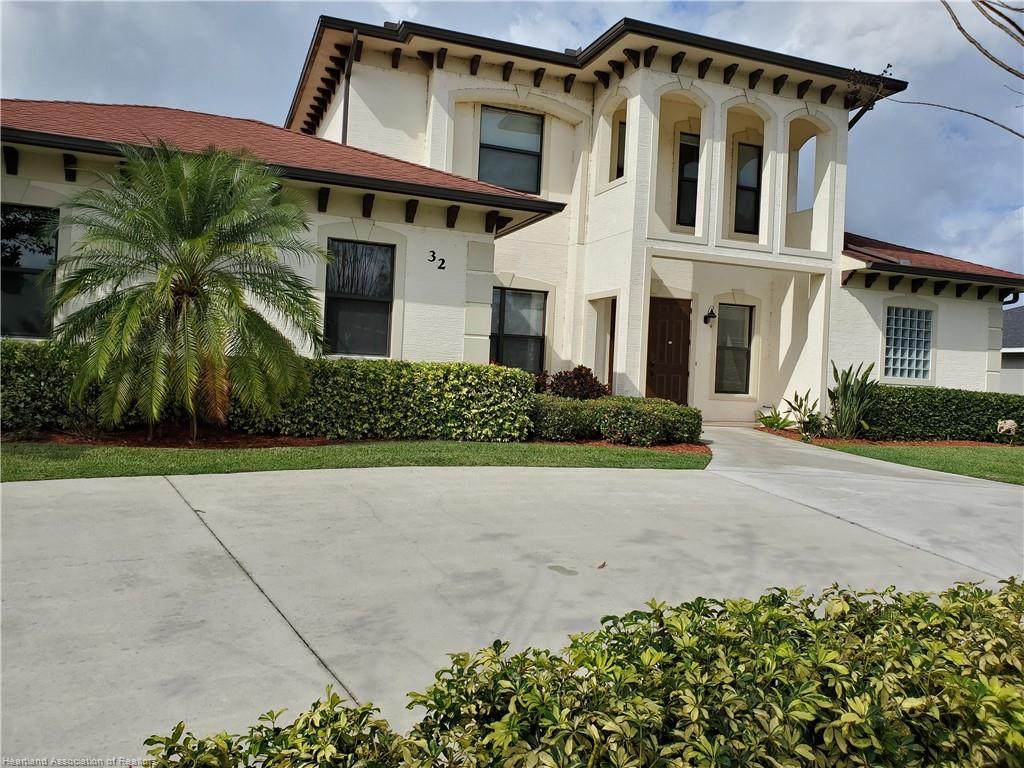 32 Meadowlake Circle - Photo 1