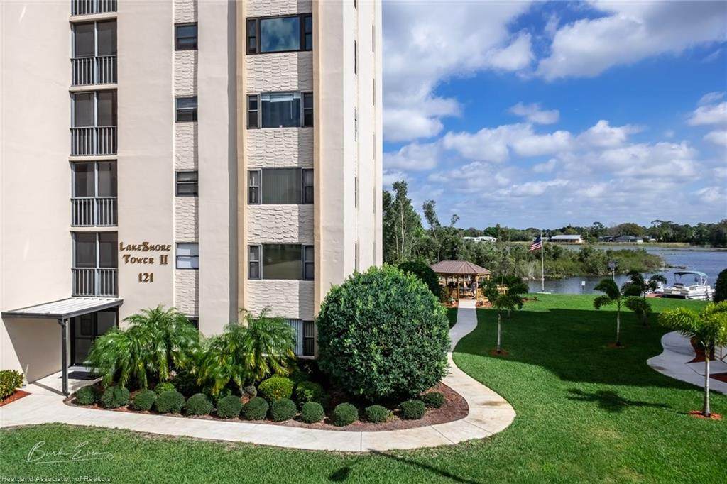 121 Country Club Drive - Photo 1