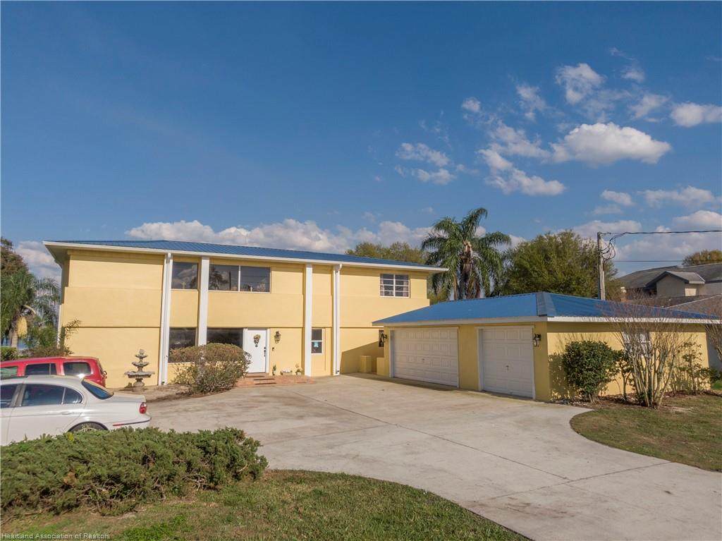 4211 Lakeview Drive - Photo 1