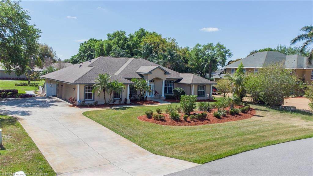 6 Meadowlake Drive - Photo 1