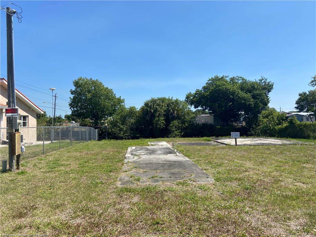 1023 8th Street - Photo 1