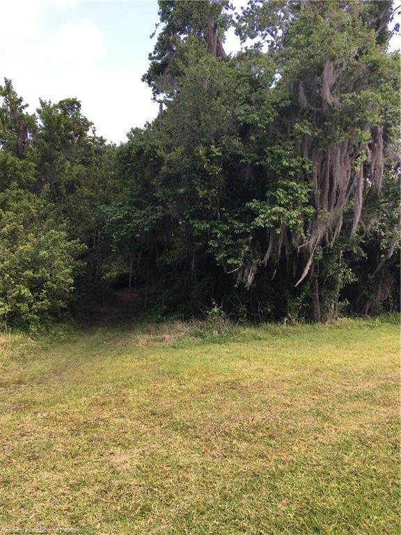 535 Lakesedge Drive - Photo 1