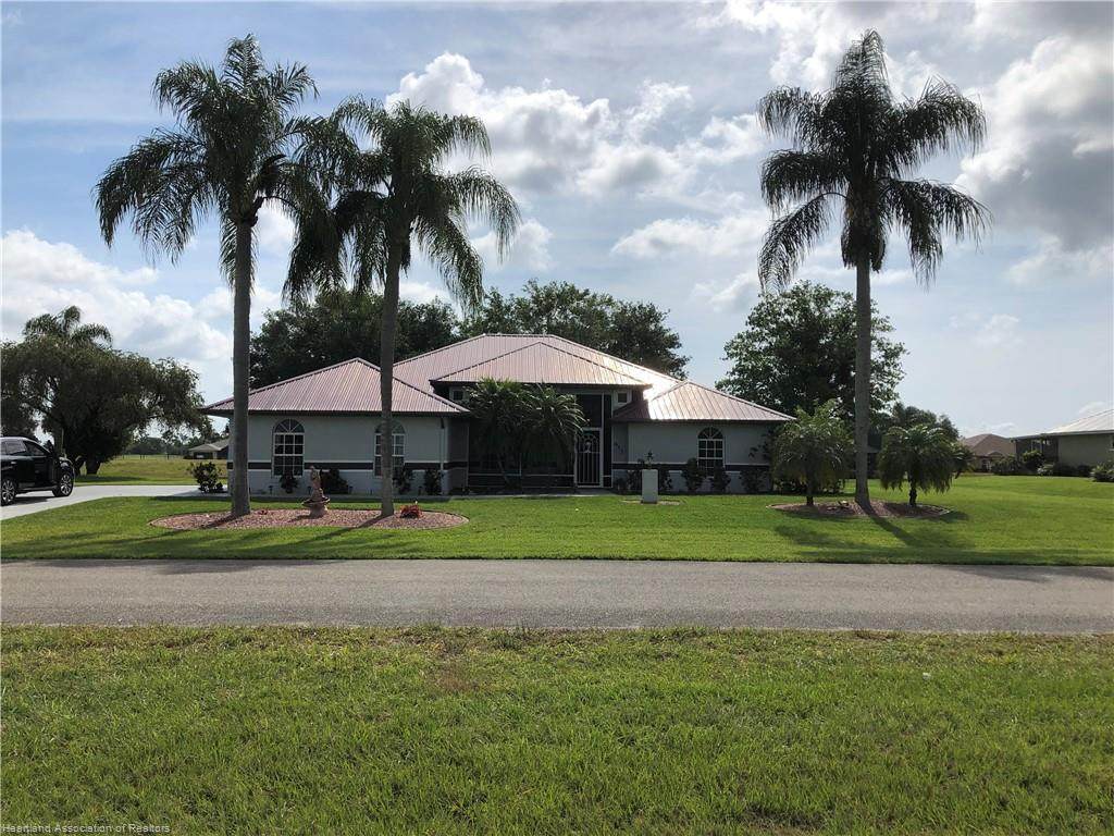 633 Holly Drive - Photo 1