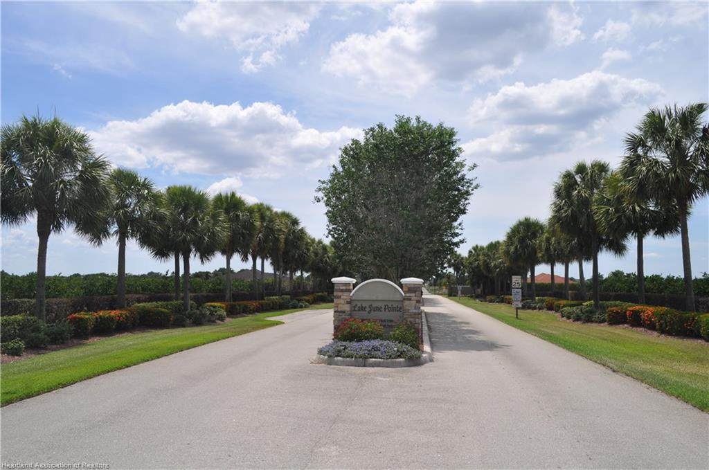 495 Sunset Pointe Drive - Photo 1