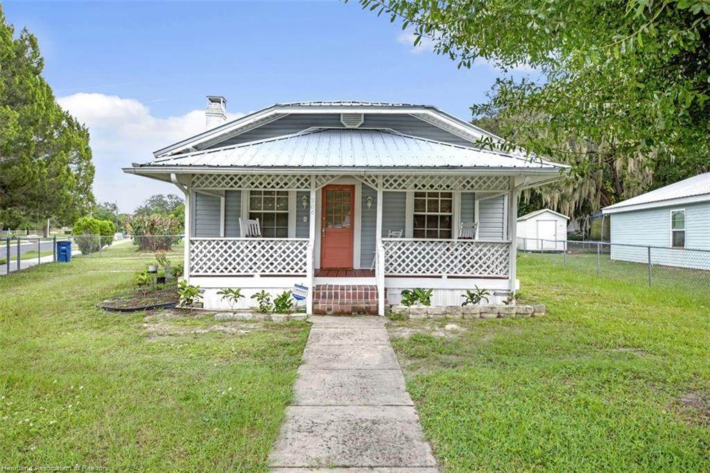 206 Pine Street - Photo 1