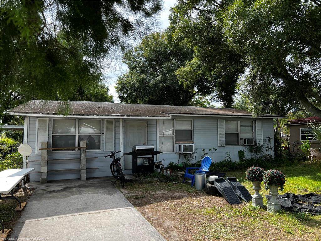 404 Michigan Street - Photo 1