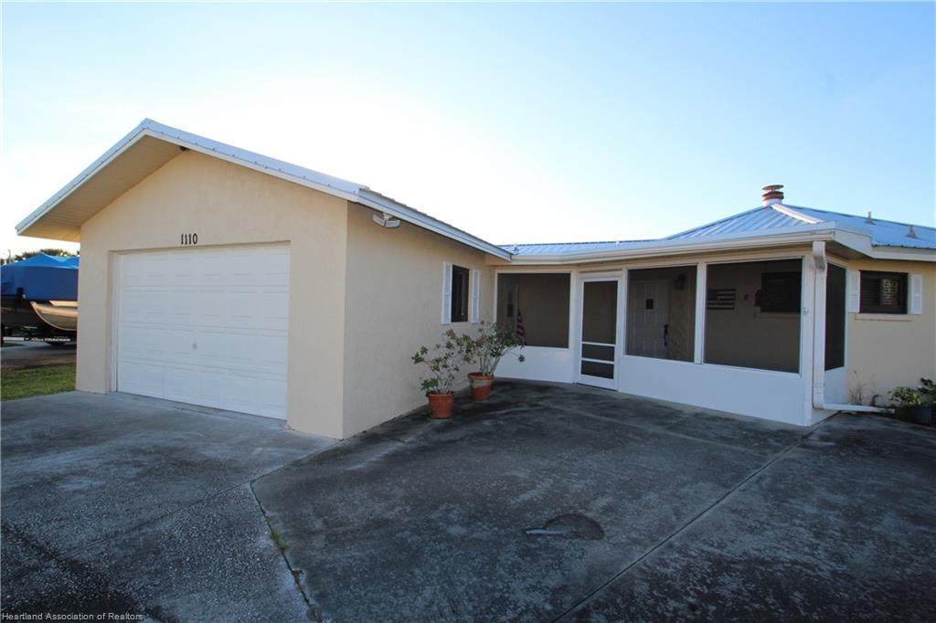 1110 Oak Street - Photo 1