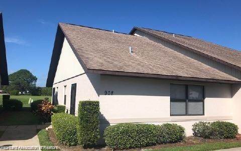 908 Villaway - Photo 1