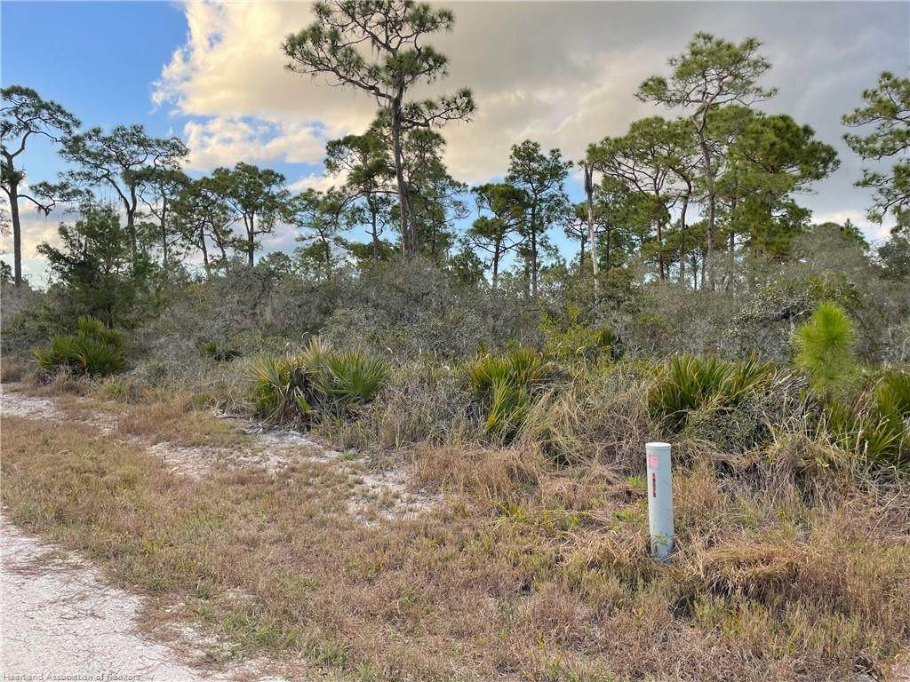 211 Roadrunner Avenue - Photo 1