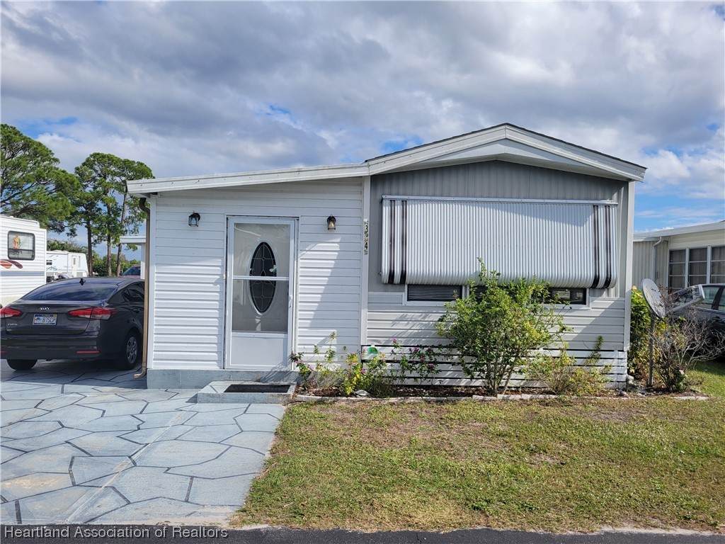 34 Connie Drive - Photo 1