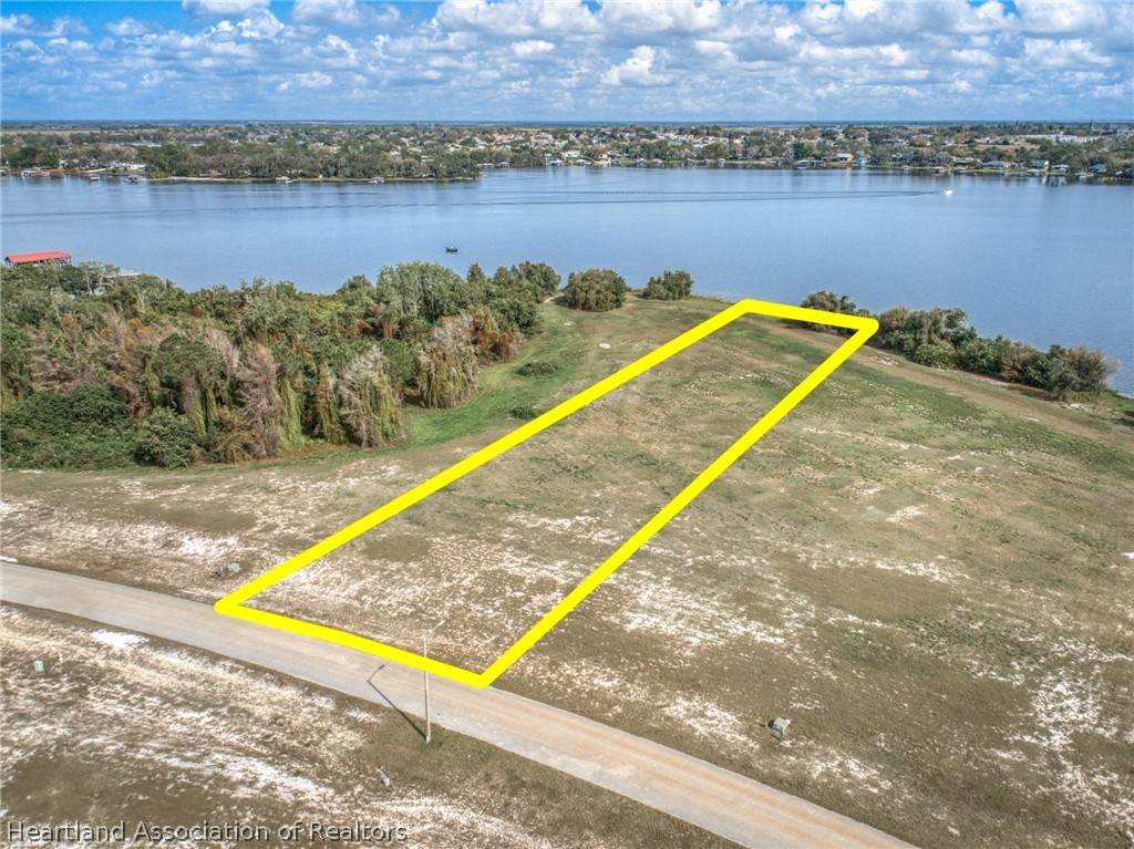 482 Sunset Pointe Drive - Photo 1
