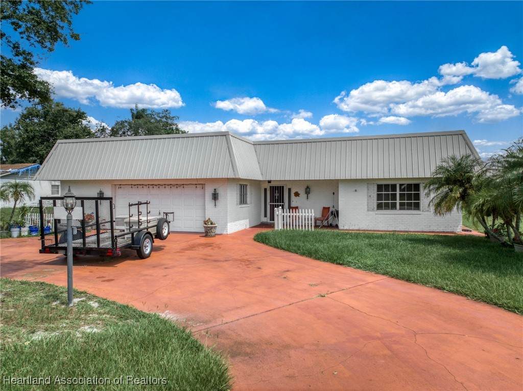 303 Lark Avenue - Photo 1