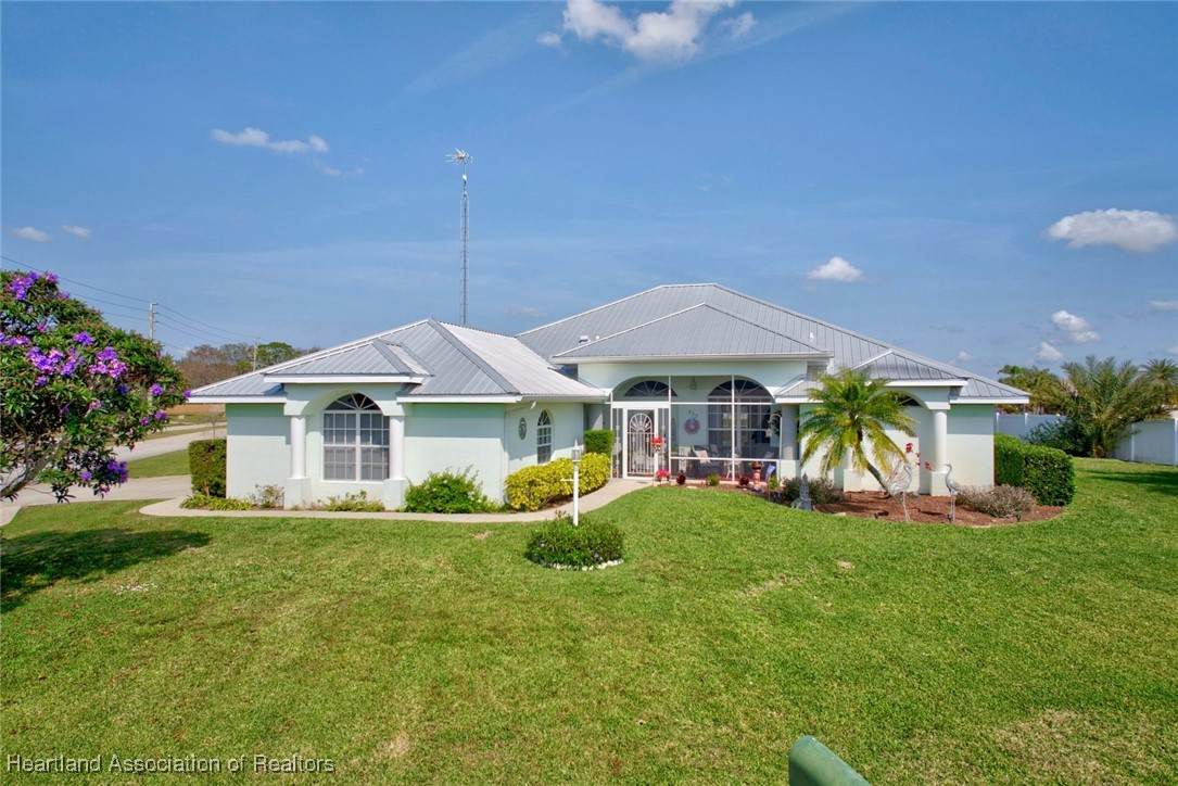 825 Holly Drive - Photo 1