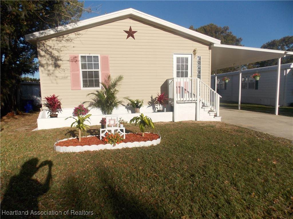 21 Venetian Parkway - Photo 1