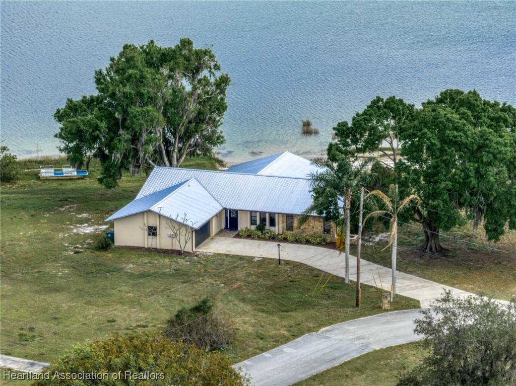 901 Lotela Avenue - Photo 1