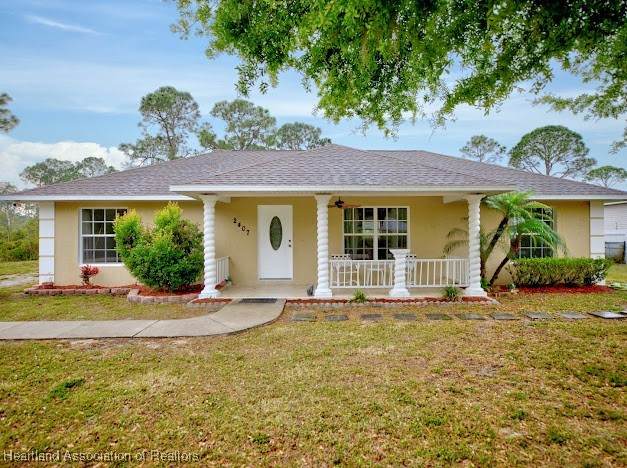 2407 Lakepoint Circle - Photo 1