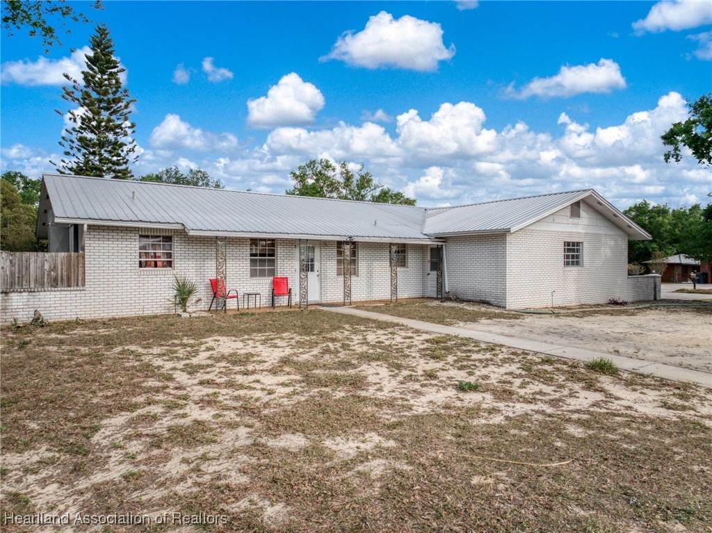 11 Lantana Avenue - Photo 1