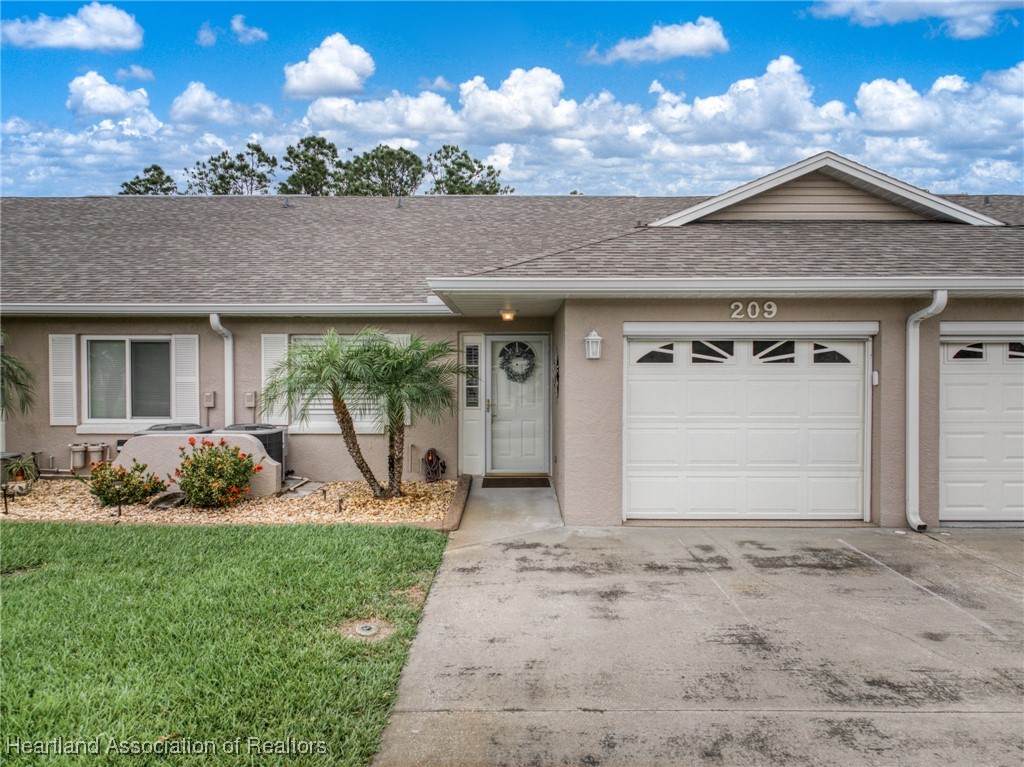 209 Country Club Drive - Photo 1