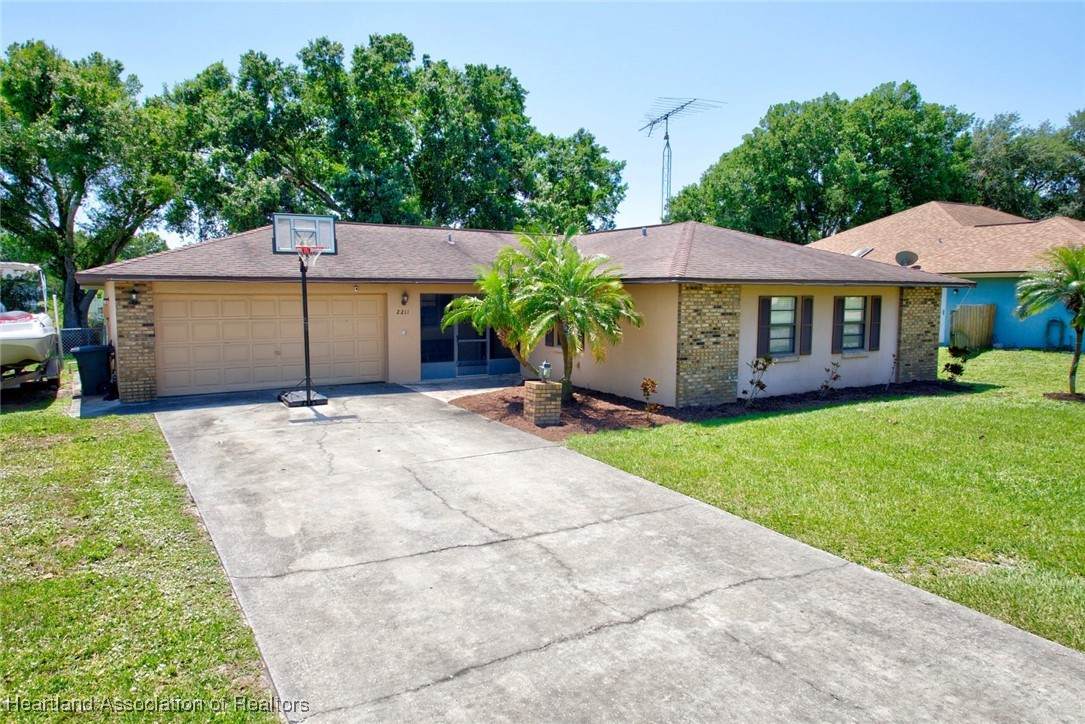 2211 Pinewood Boulevard - Photo 1