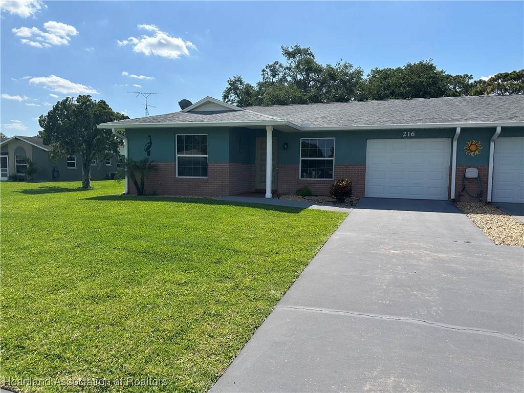 216 Mimosa Court - Photo 1