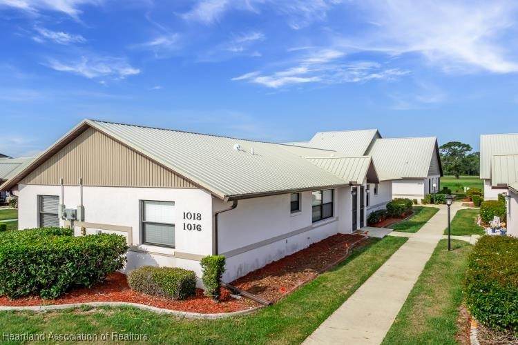 1016 Villaway - Photo 1