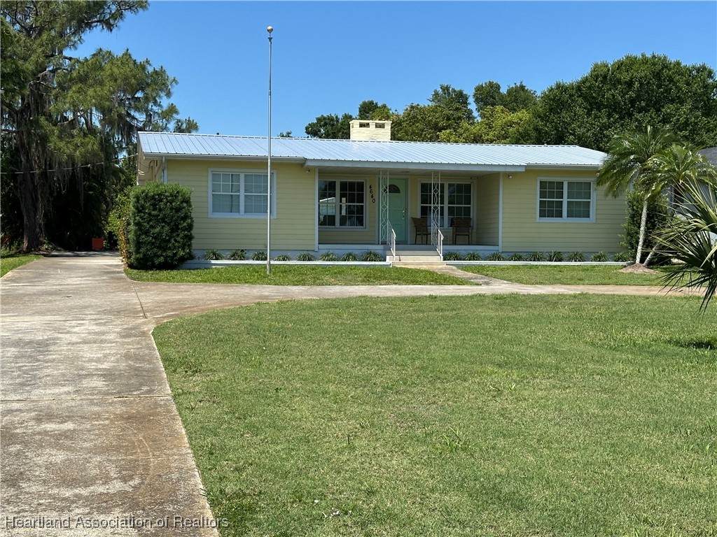 4640 Lakeview Drive - Photo 1