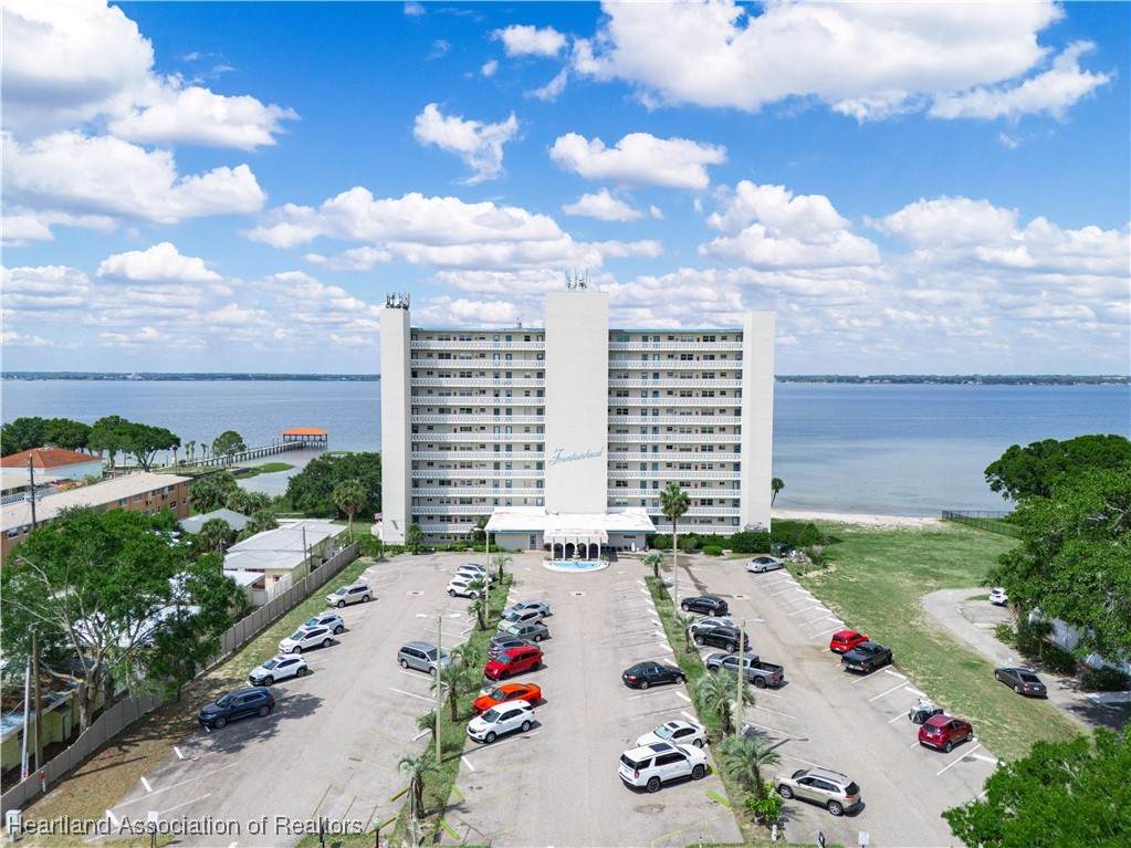 2131 Lakeview Drive - Photo 1
