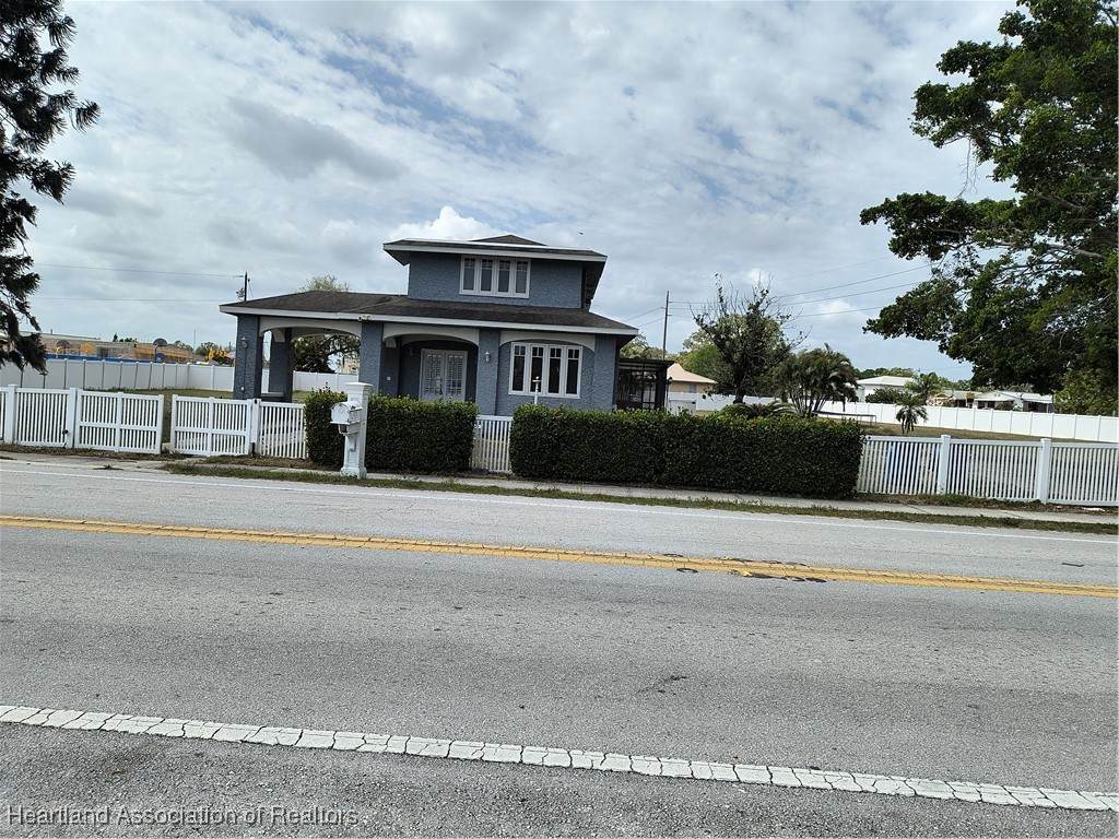 1421 State Road 17 - Photo 1