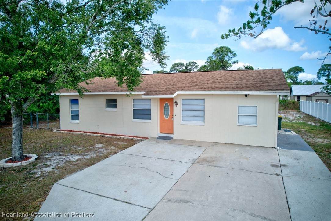 409 Citroen Drive - Photo 1