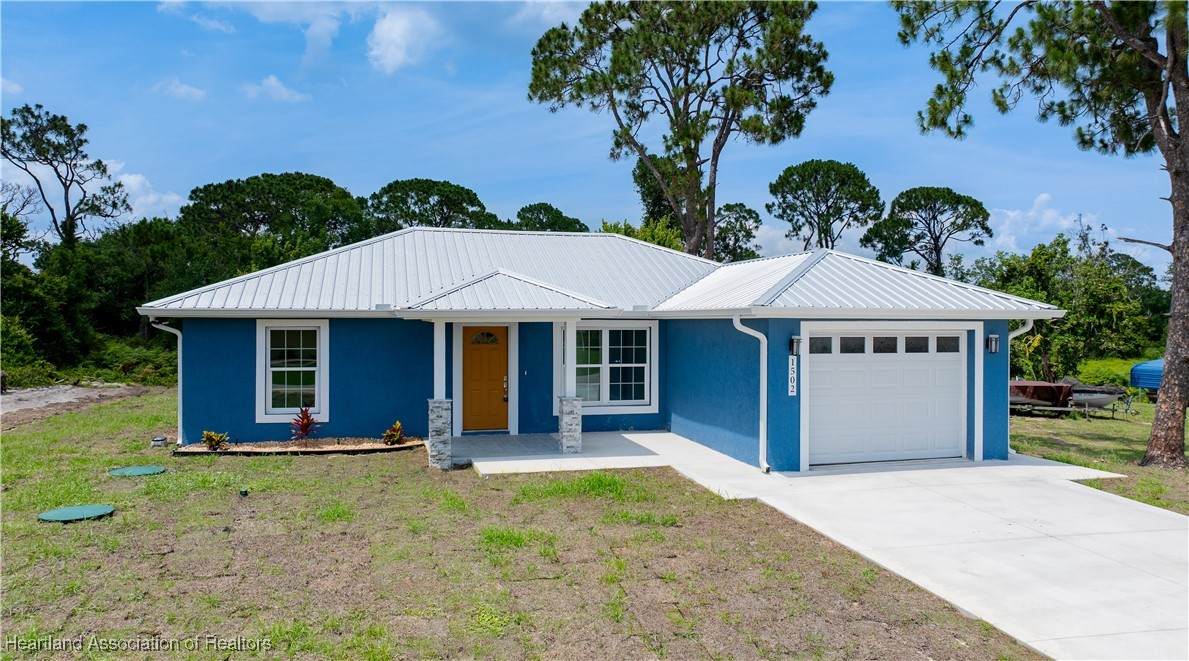 1502 Oak Avenue - Photo 1