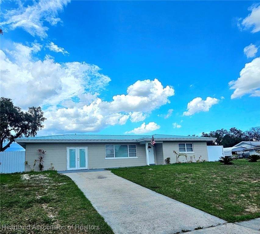 908 Taseschee Drive - Photo 1