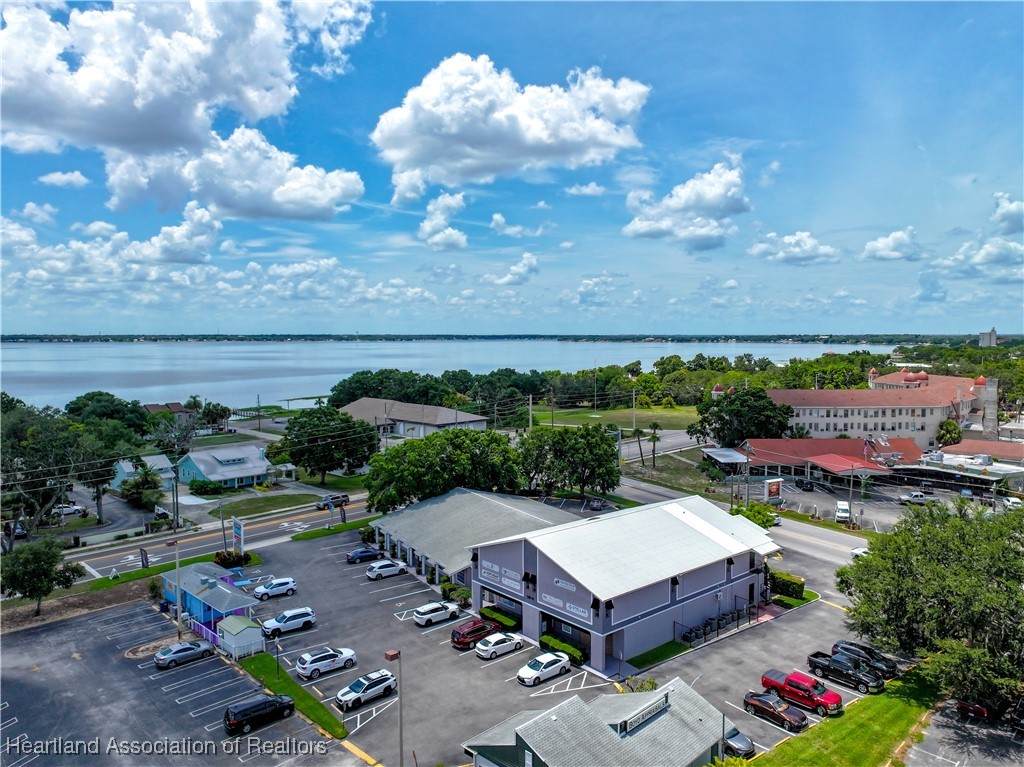 1570 Lakeview Drive - Photo 1