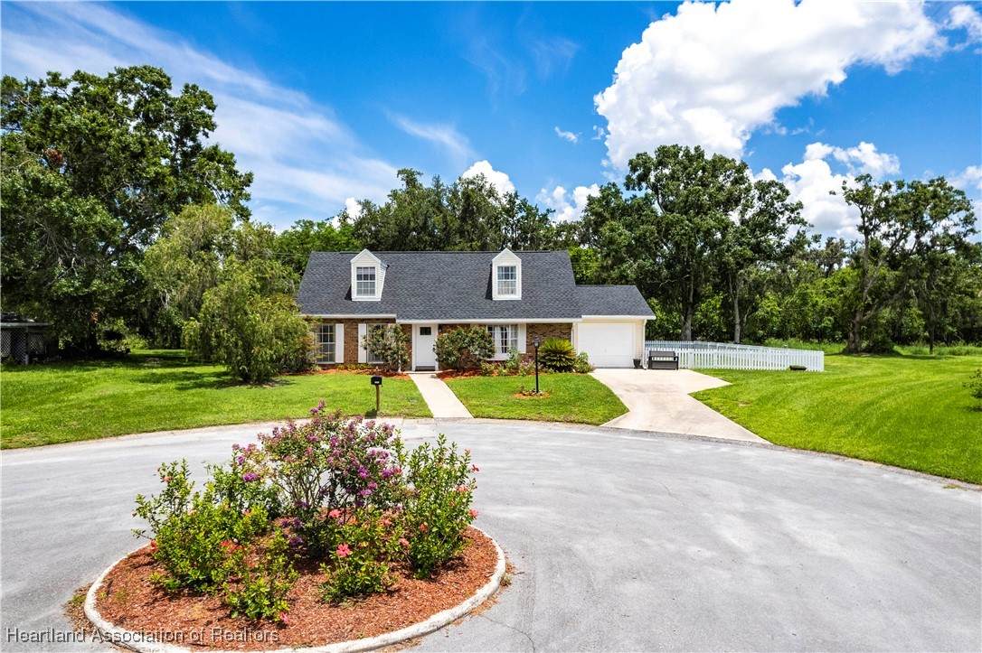 1090 Knollwood Circle - Photo 1